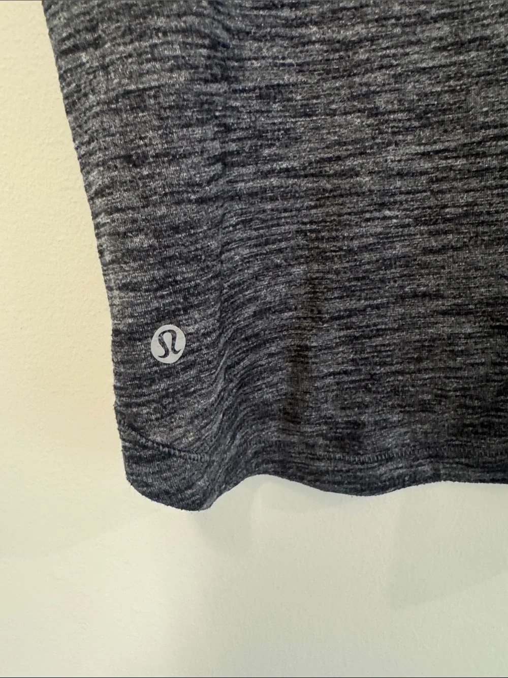 lululemon athletica Heathered Gray V-Neck Short Sleeve Tee